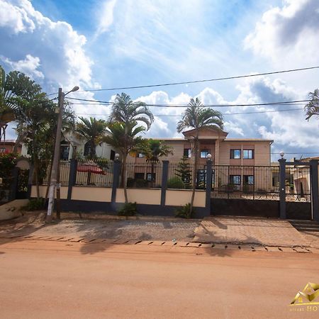 Appart Hotel Mireille Yaounde Exterior photo