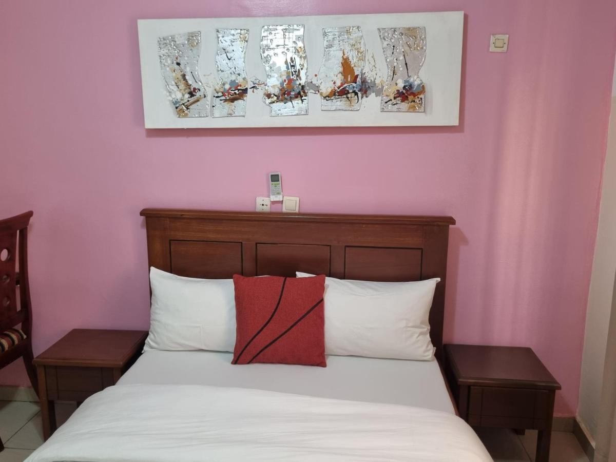 Appart Hotel Mireille Yaounde Exterior photo
