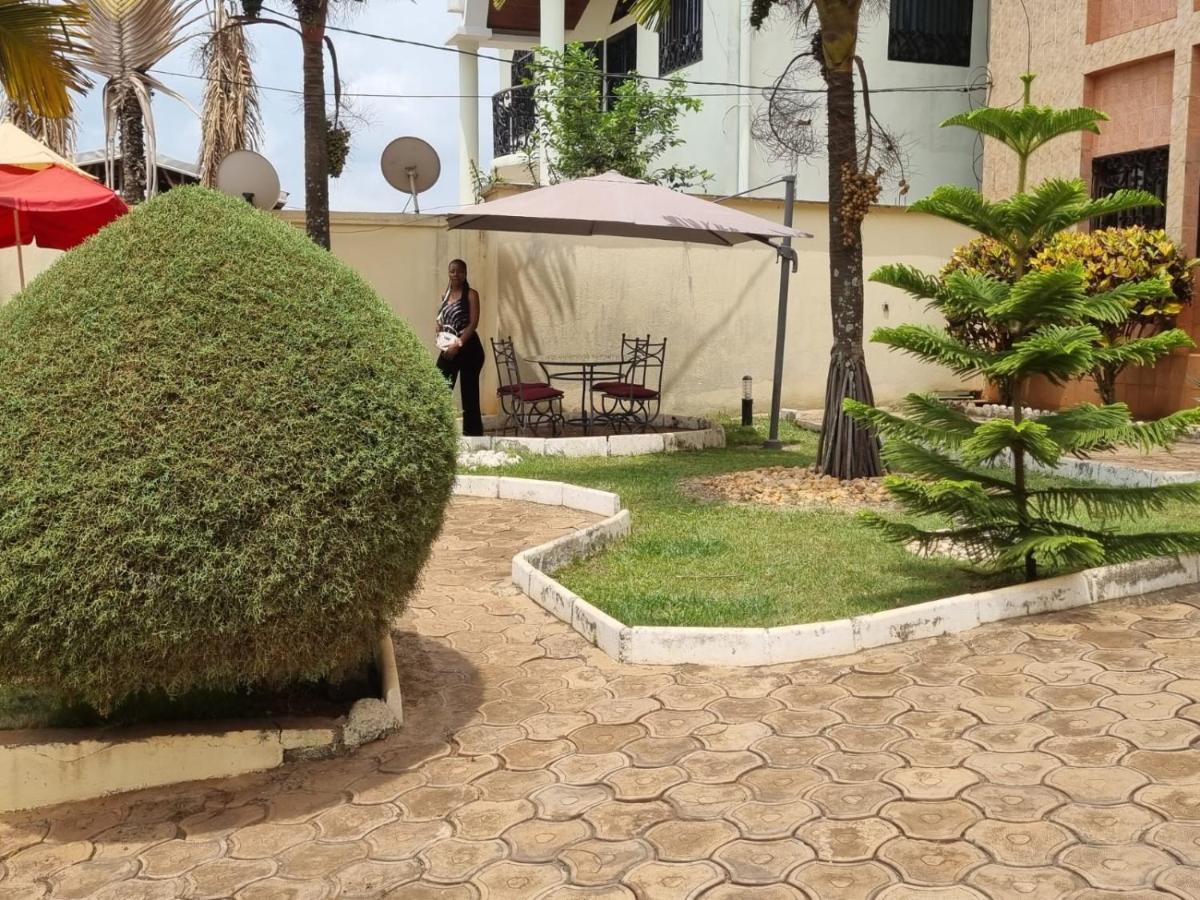 Appart Hotel Mireille Yaounde Exterior photo