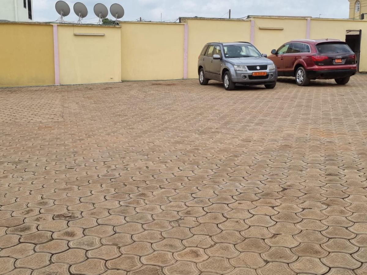 Appart Hotel Mireille Yaounde Exterior photo