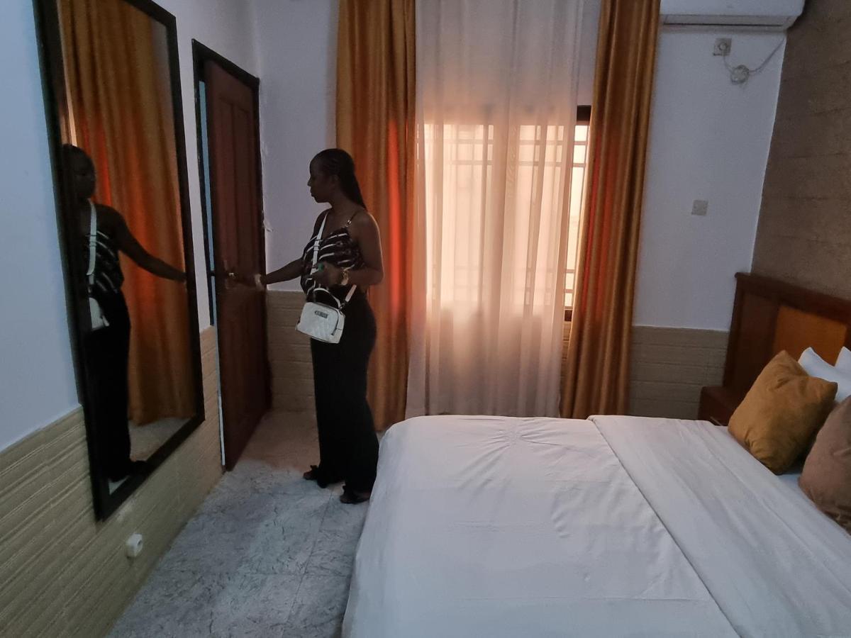 Appart Hotel Mireille Yaounde Exterior photo