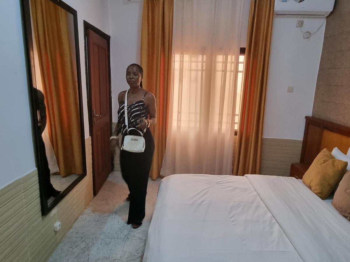 Appart Hotel Mireille Yaounde Exterior photo