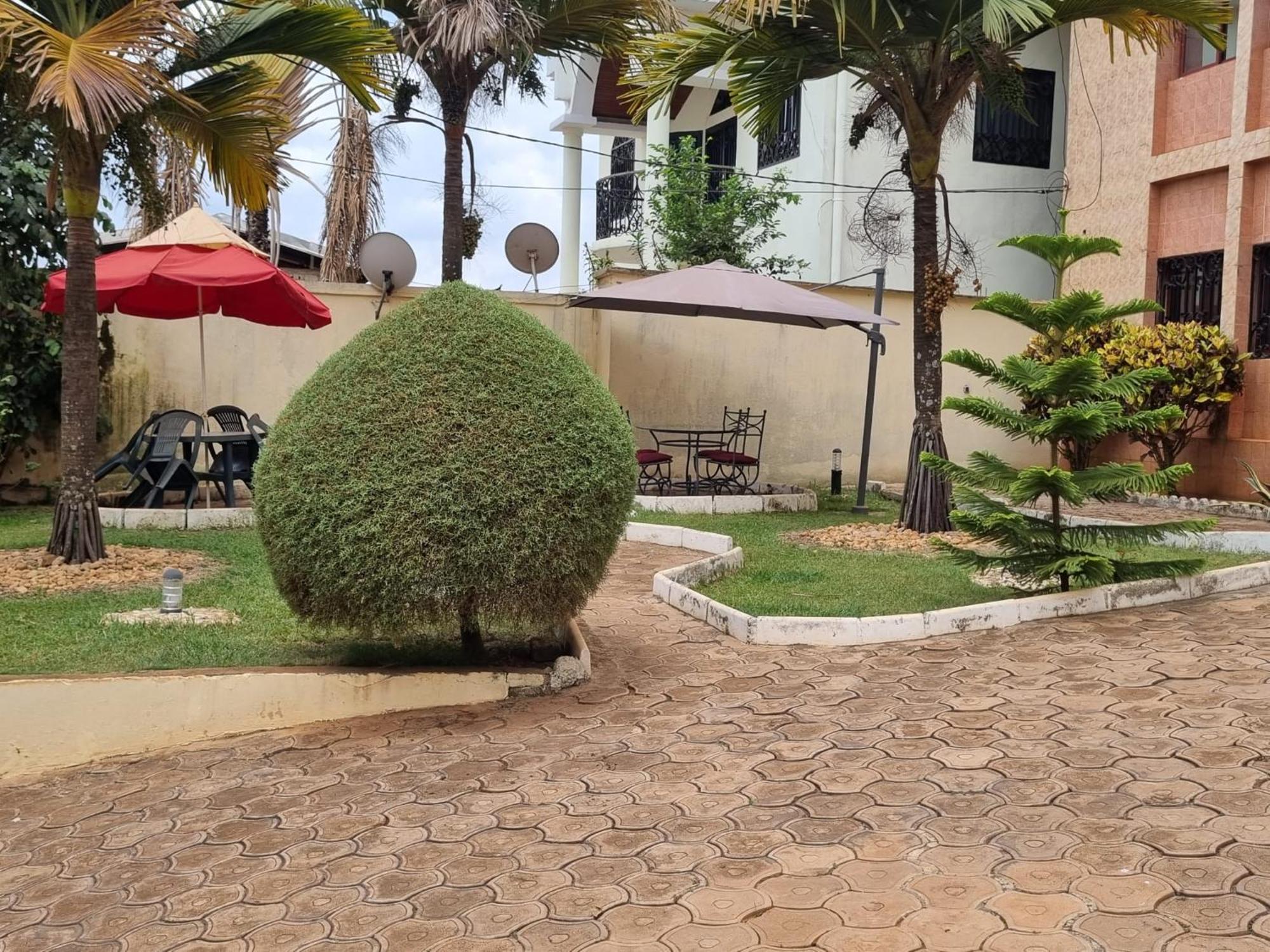 Appart Hotel Mireille Yaounde Exterior photo