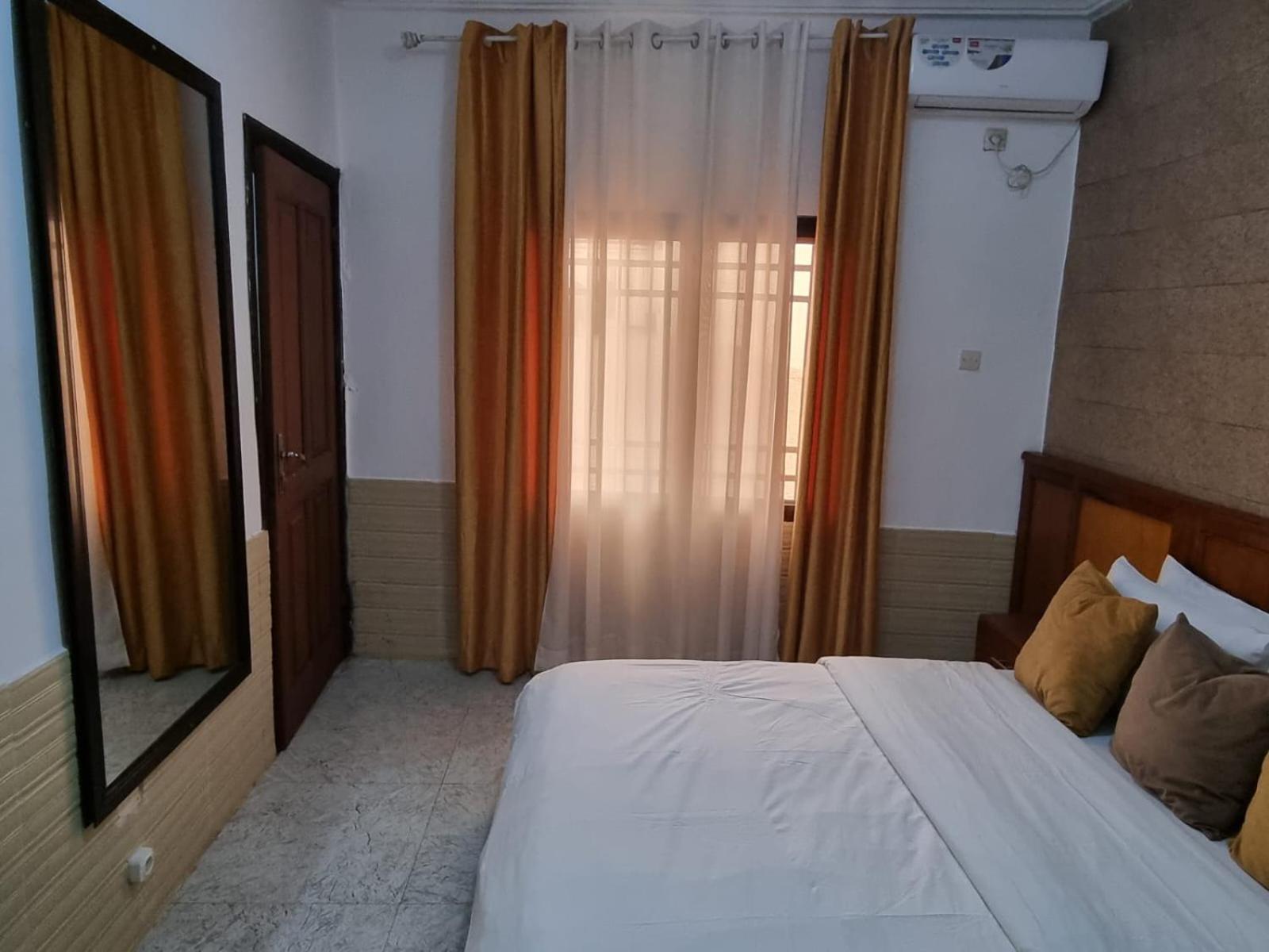 Appart Hotel Mireille Yaounde Exterior photo