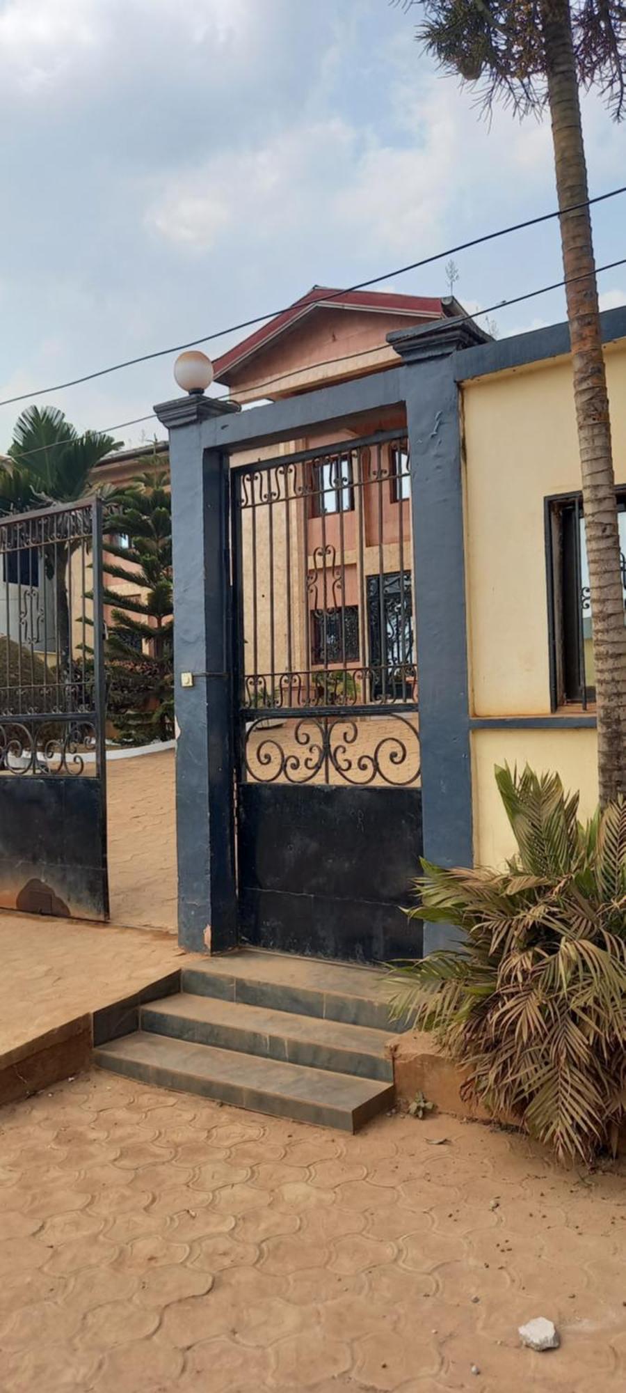 Appart Hotel Mireille Yaounde Exterior photo