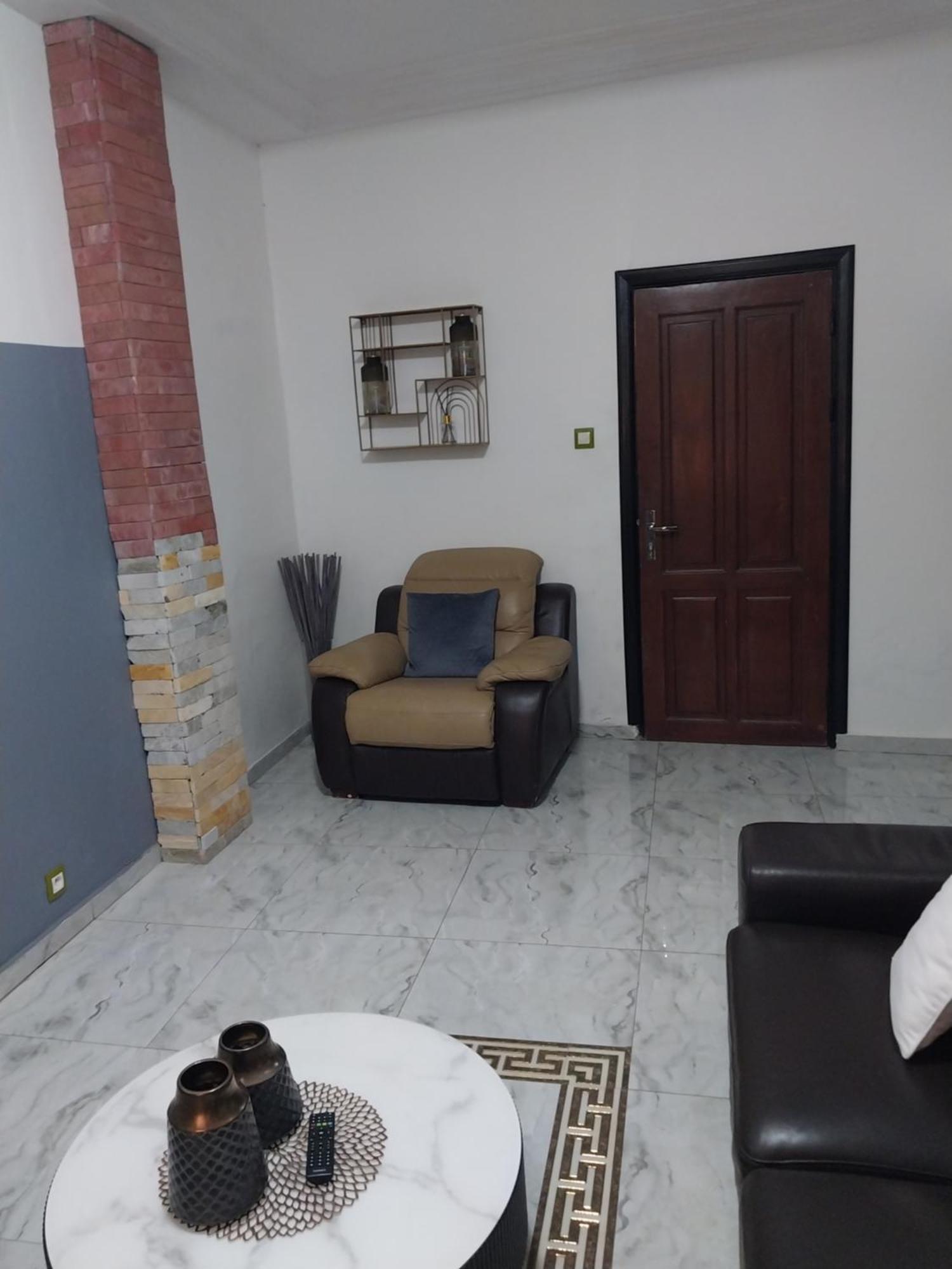 Appart Hotel Mireille Yaounde Exterior photo